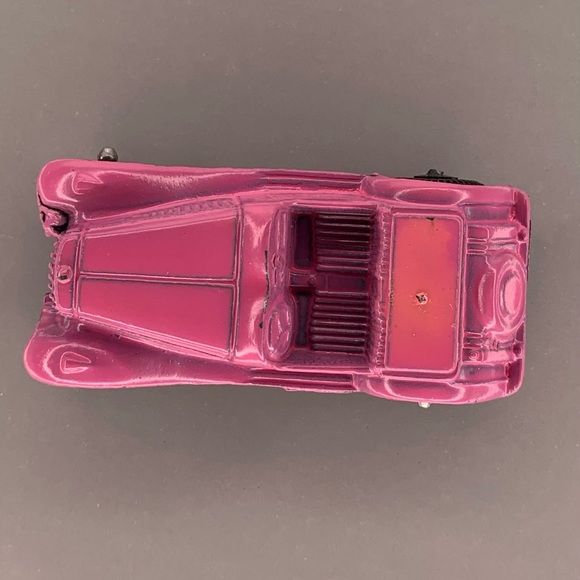Tootsie Toy MG Roadster Pink - Picture 4 of 7